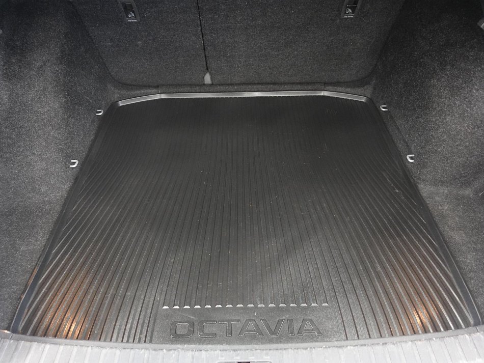 Škoda Octavia IV 2.0 TDi 