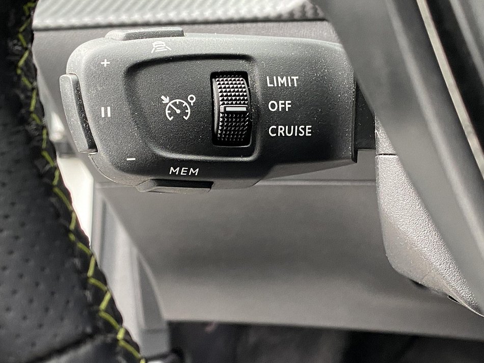 Peugeot 208 1.2 PT GT Line