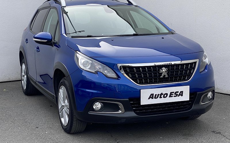 Peugeot 2008 1.2i Signature