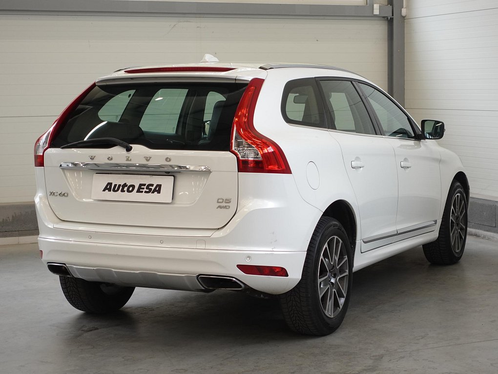 Volvo XC60 2.4D5 Summum AWD
