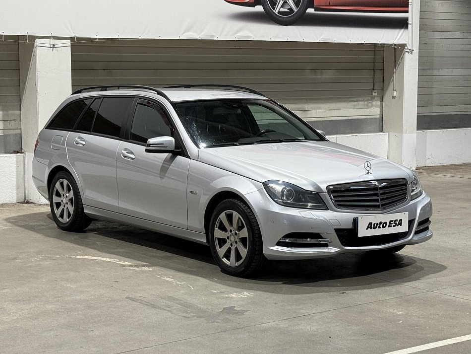 Mercedes-Benz Třída C 2.2CDi  C180