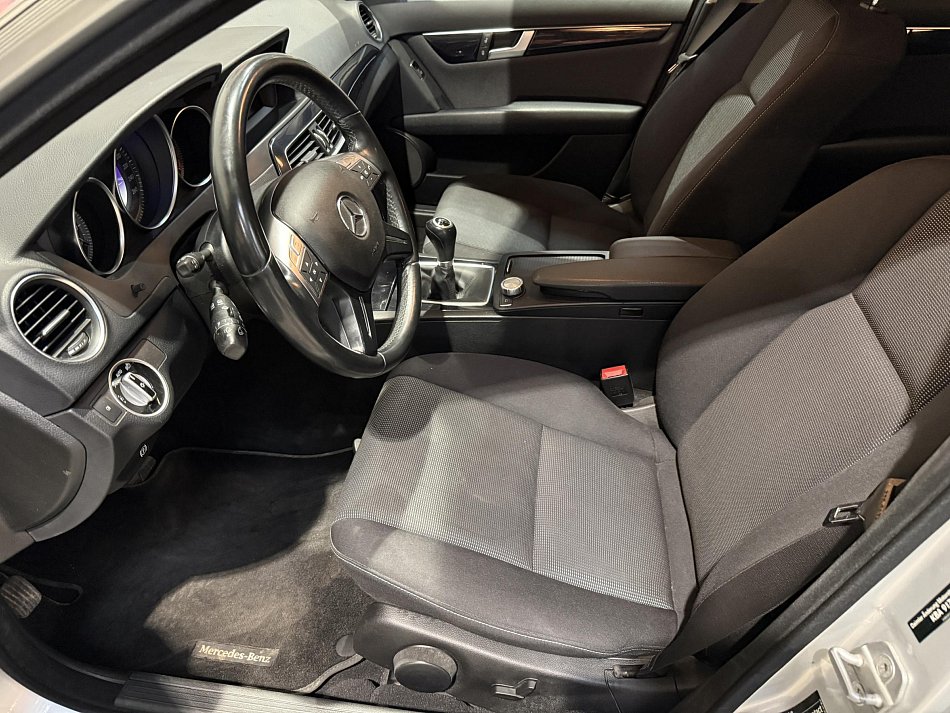 Mercedes-Benz Třída C 2.2CDi  C180