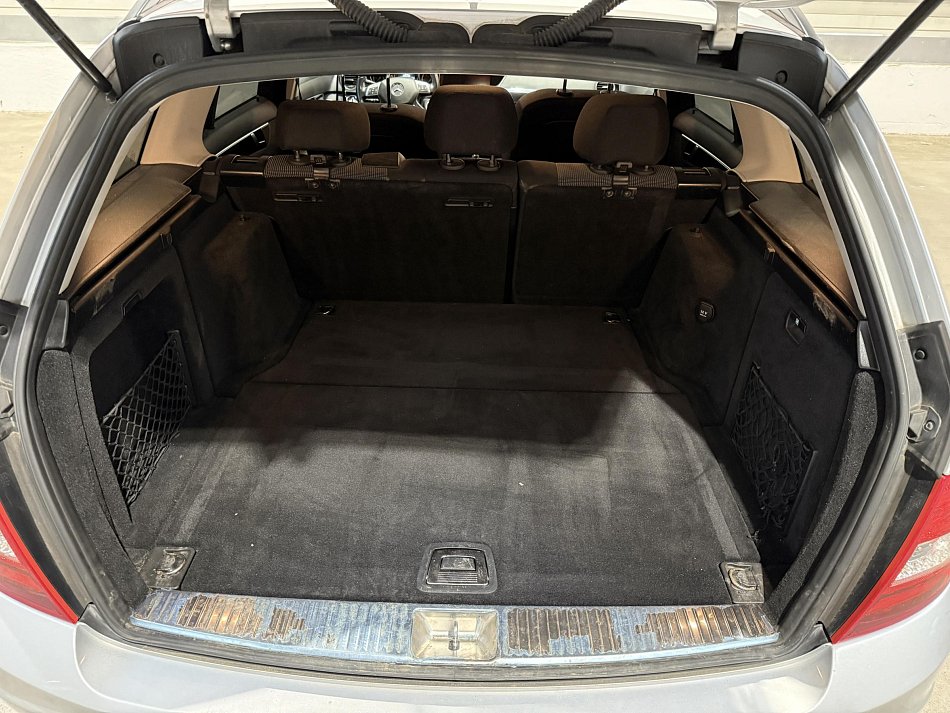 Mercedes-Benz Třída C 2.2CDi  C180