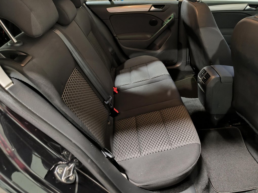 Volkswagen Golf 1.6i 