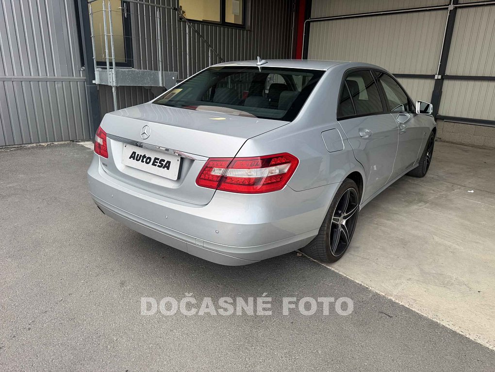 Mercedes-Benz Třída E 1.8 