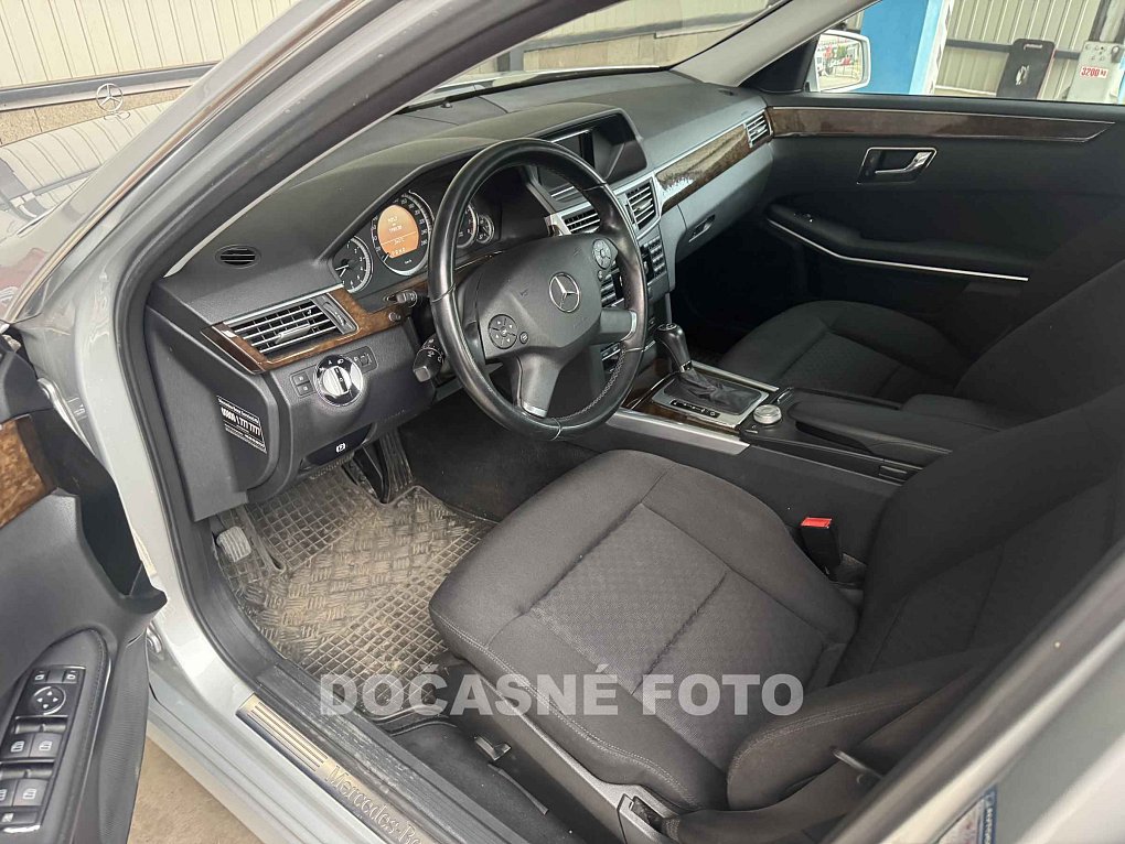 Mercedes-Benz Třída E 1.8 
