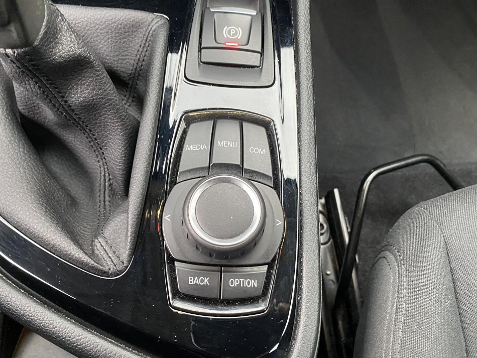 BMW Řada 2 1.5 i Advantage 218i