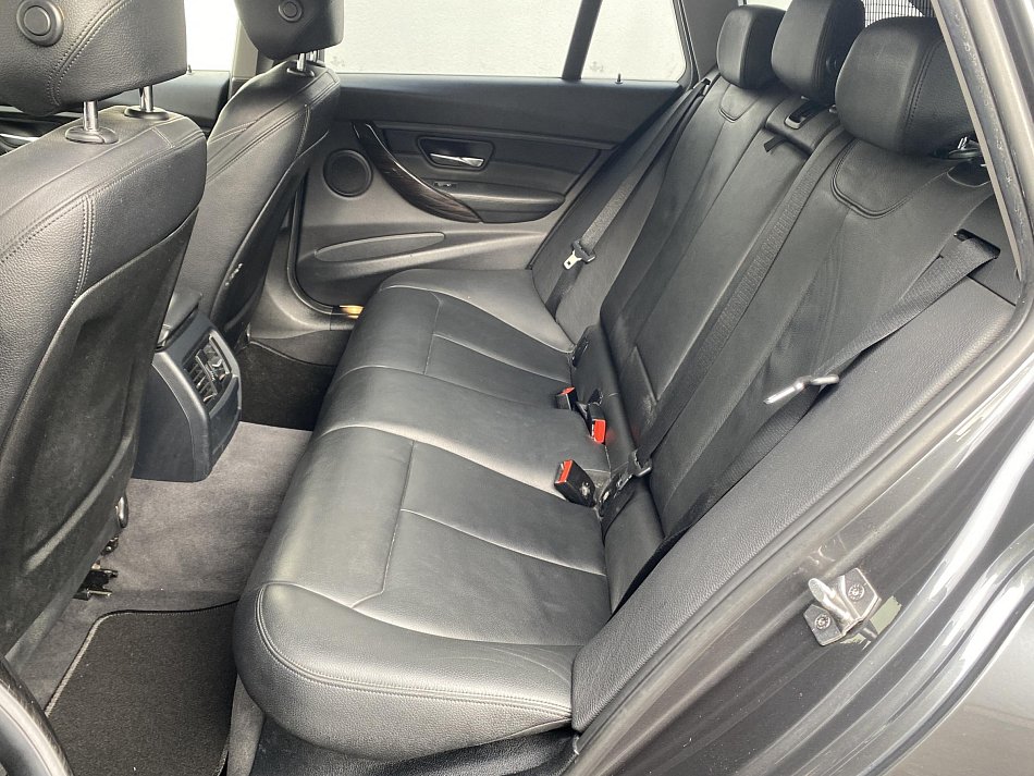 BMW Řada 3 2.0 D LuxuryLine 320D