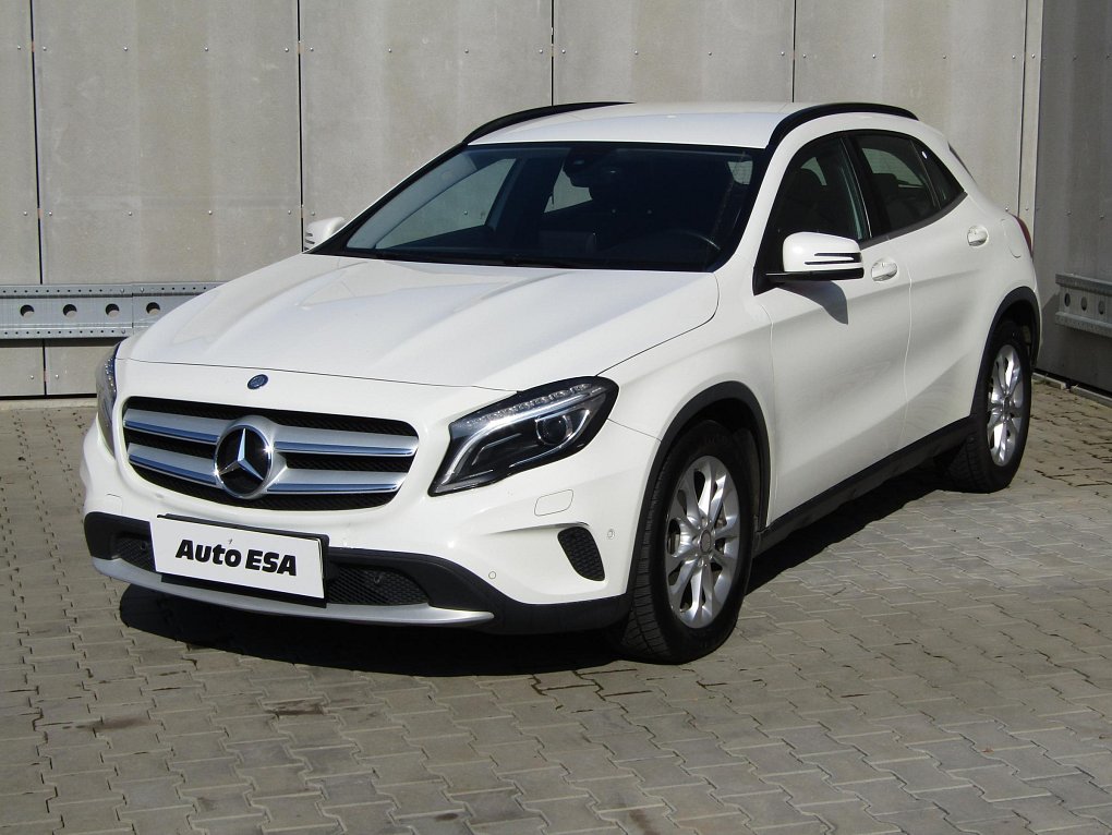 Mercedes-Benz GLA 2.2CDi  200 D 4MATIC