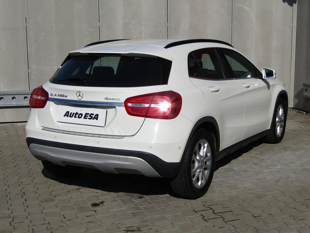 Mercedes-Benz GLA 2.2CDi  200 D 4MATIC
