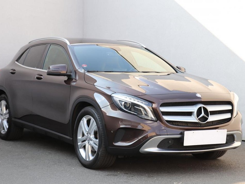 Mercedes-Benz GLA 2.2CDi  200 D 4MATIC