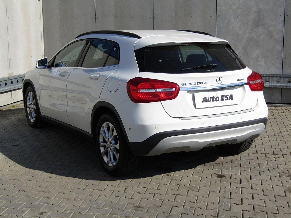 Mercedes-Benz GLA 2.2CDi  200 D 4MATIC