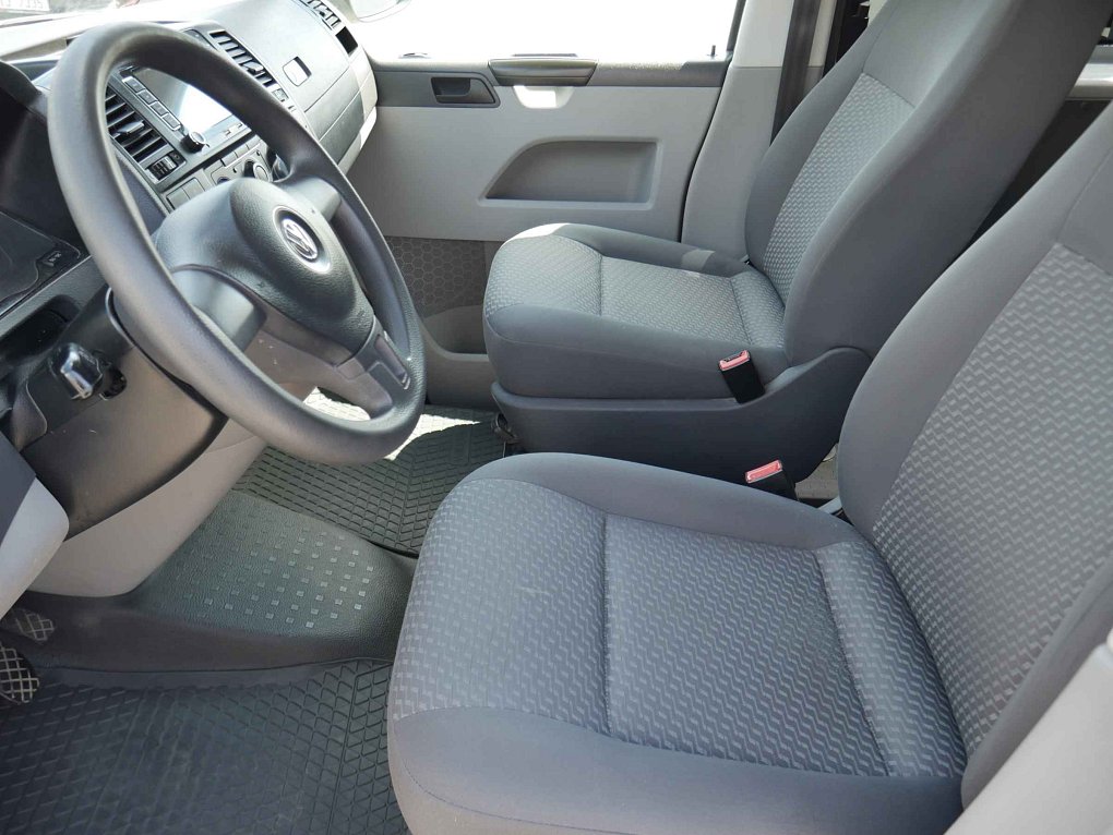Volkswagen Transporter 2.0TDi  L2 9míst