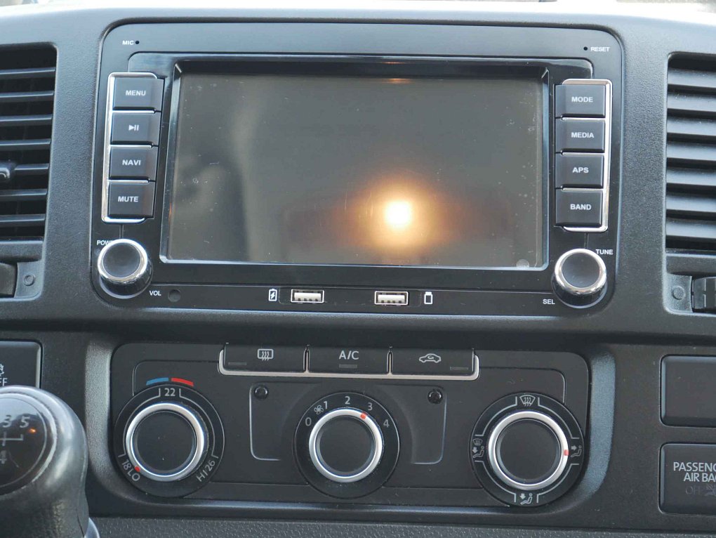 Volkswagen Transporter 2.0TDi  L2 9míst