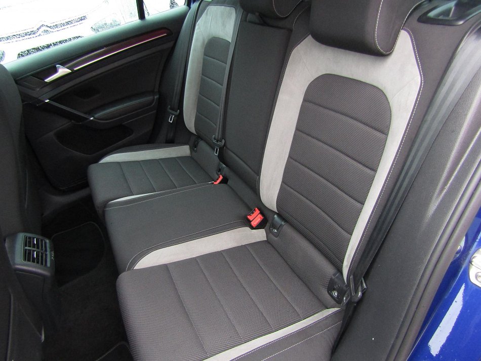 Volkswagen Golf 2.0 TSi 