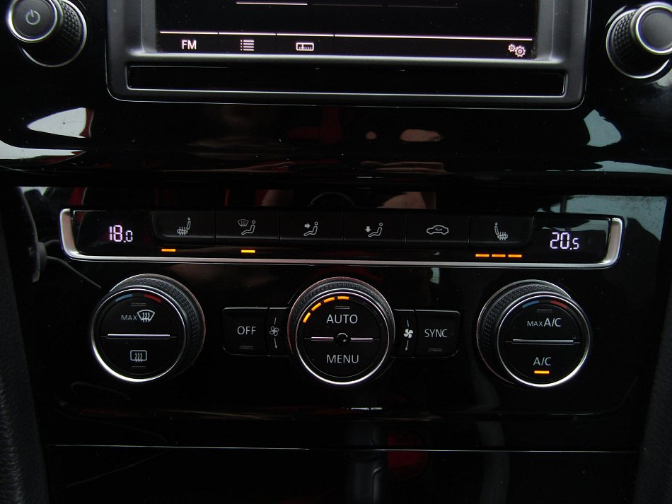 Volkswagen Golf 2.0 TSi 