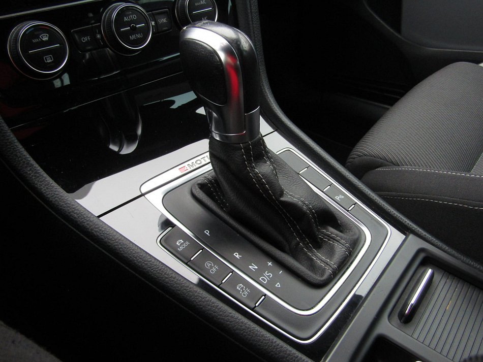 Volkswagen Golf 2.0 TSi 