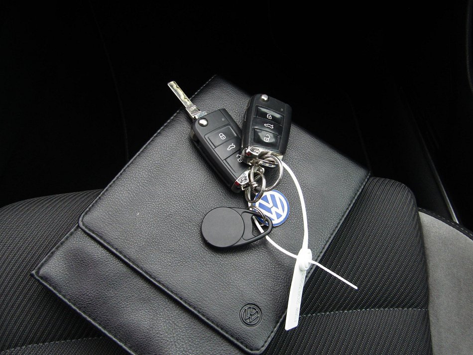 Volkswagen Golf 2.0 TSi 