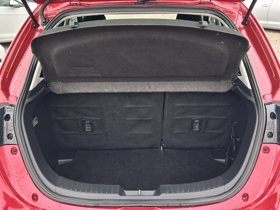 Mazda 2 1.5 i 