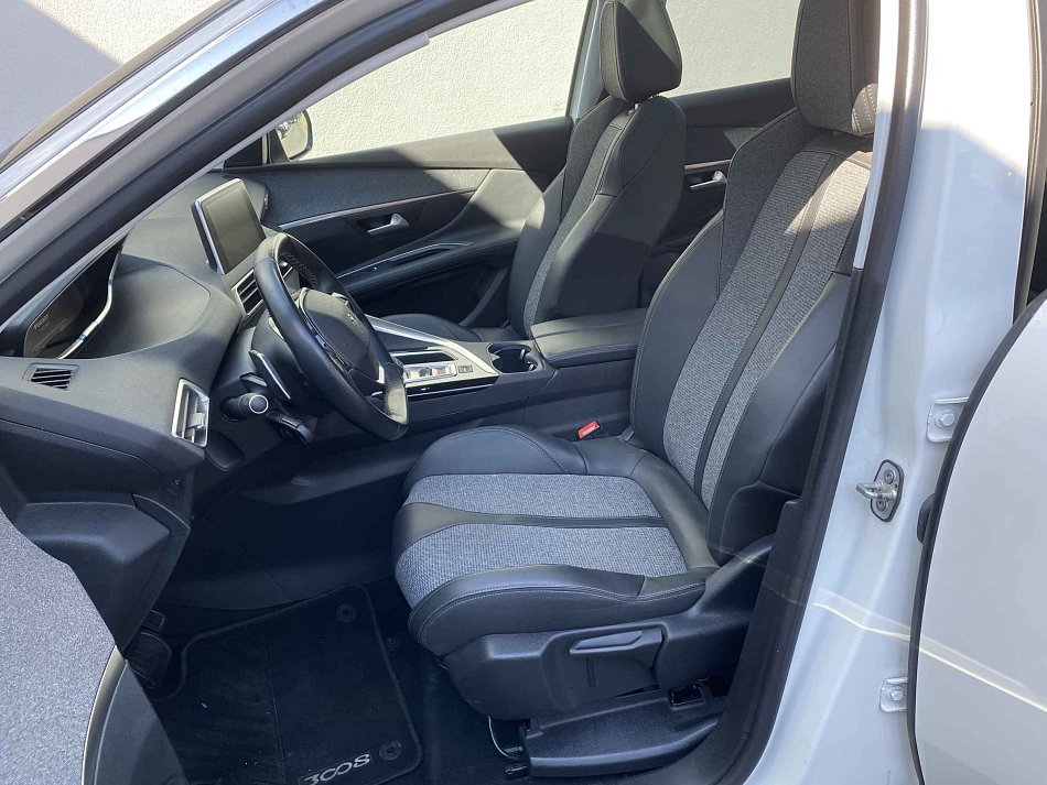 Peugeot 3008 1.2PT Allure