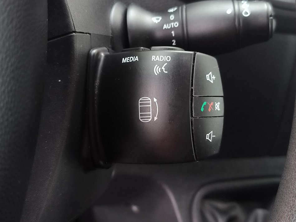 Renault Master 2.3dCi  L1H1 7míst