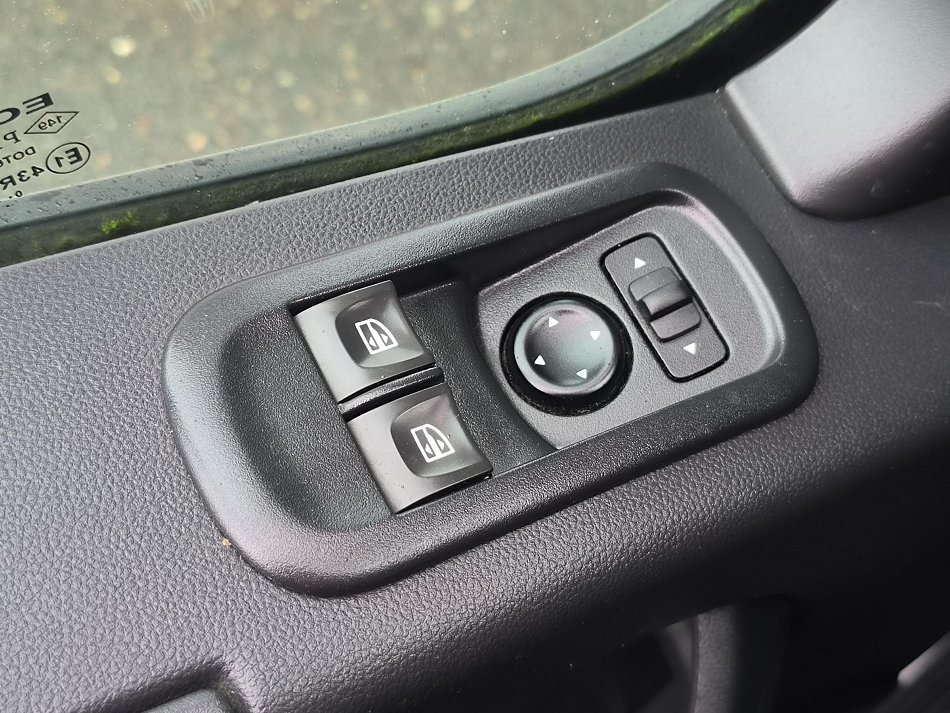 Renault Master 2.3dCi  L1H1 7míst