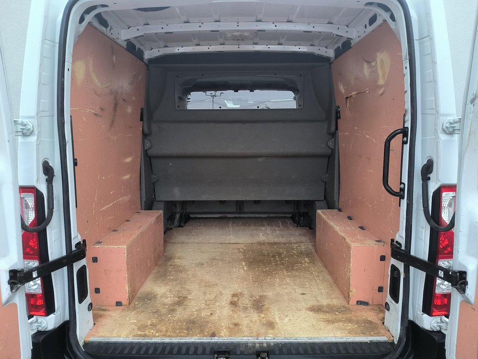 Renault Master 2.3dCi  L1H1 7míst