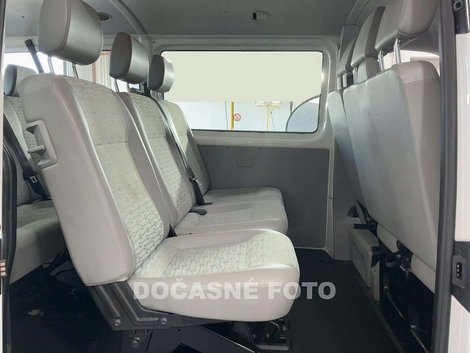 Volkswagen Transporter 2.0TDi  4x4 L2H1 9míst