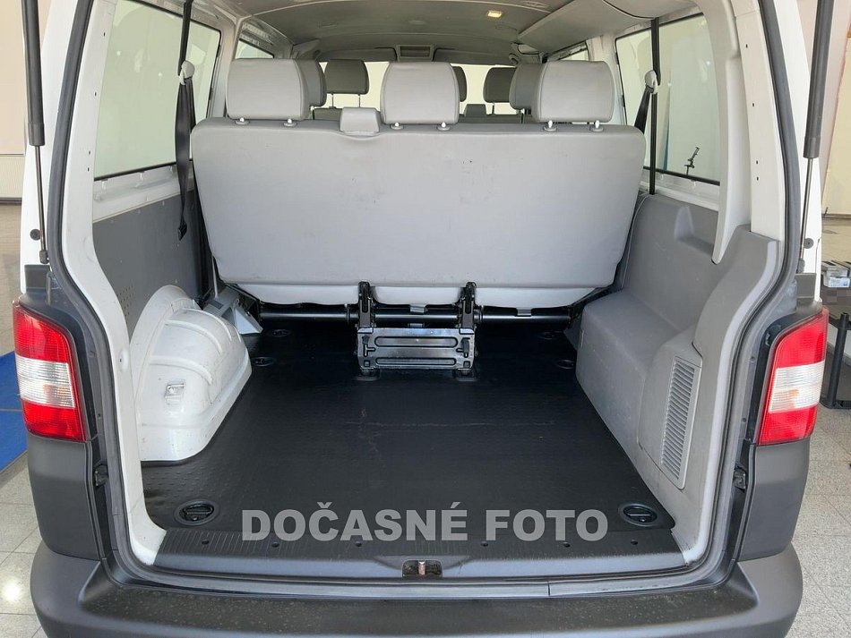 Volkswagen Transporter 2.0TDi  4x4 L2H1 9míst