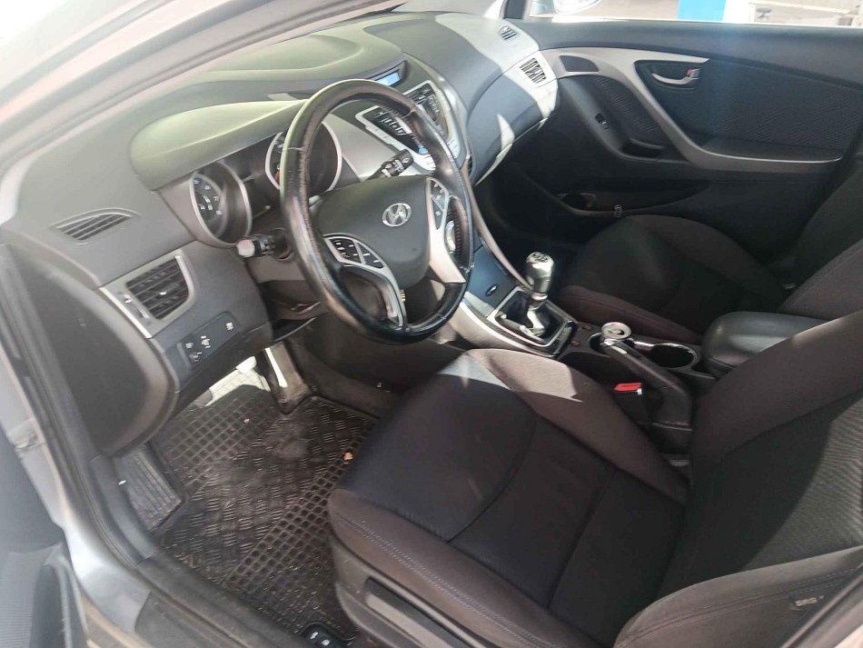 Hyundai Elantra 1.6i 16V 
