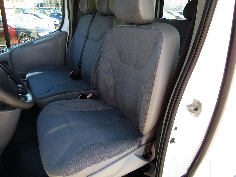 Renault Trafic 1.9dCi  9míst