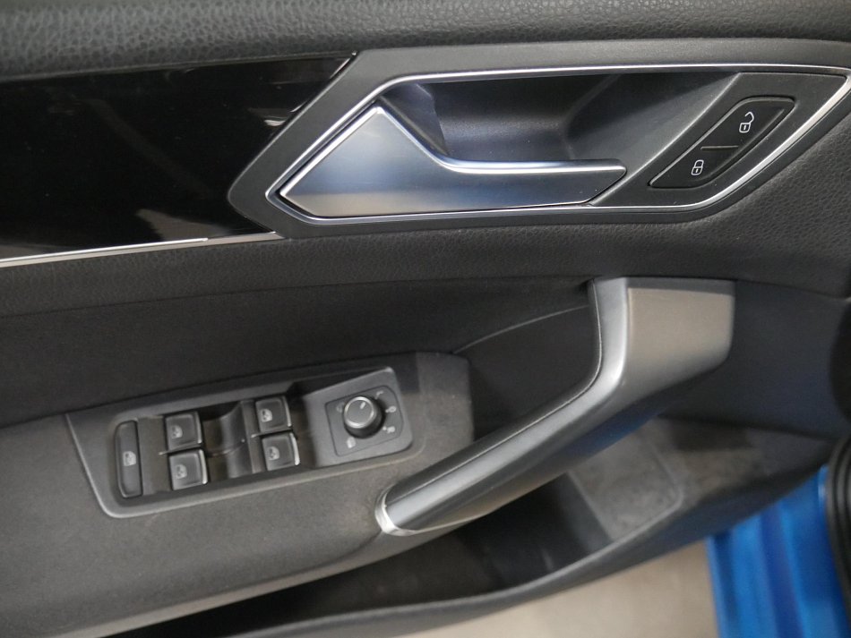 Volkswagen Touran 2.0TDi 