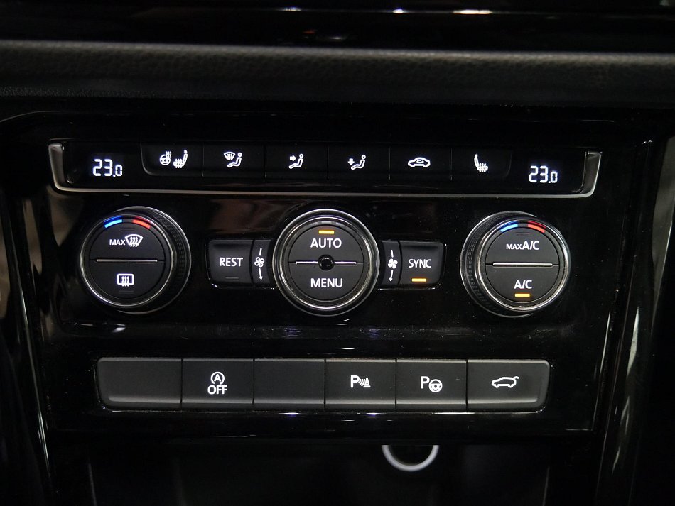 Volkswagen Touran 2.0TDi 