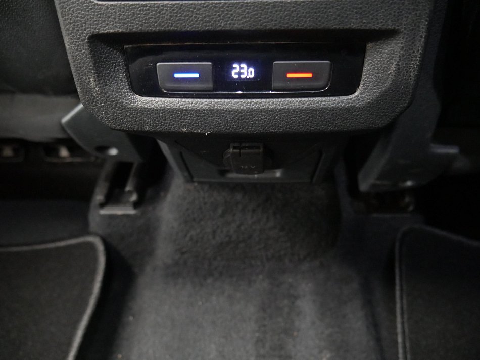 Volkswagen Touran 2.0TDi 