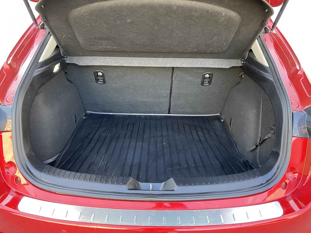 Mazda 3 2.0 i 