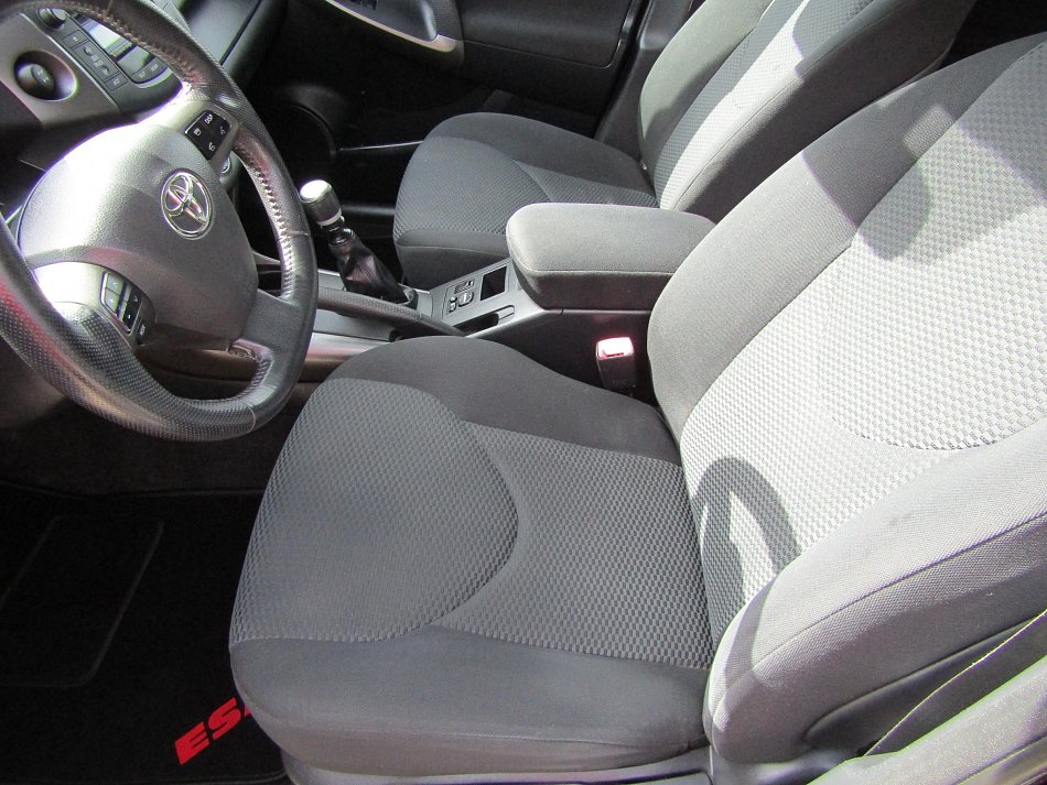 Toyota RAV4 2.2D  4x4