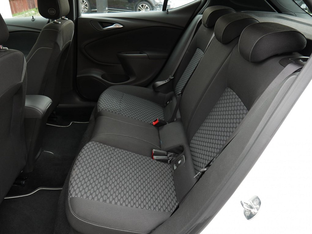 Opel Astra 1.2 T 