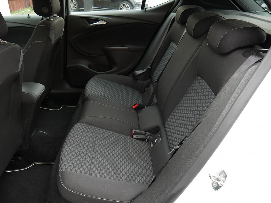 Opel Astra 1.2 T 