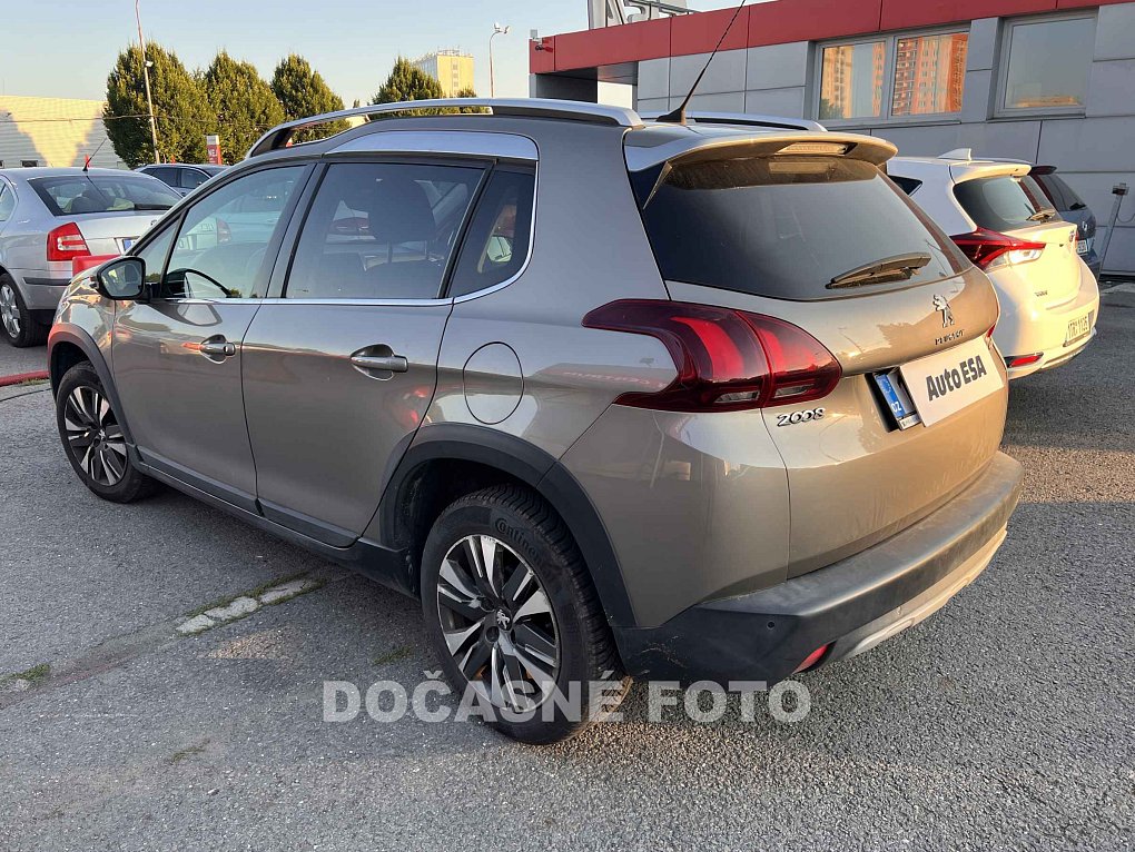 Peugeot 2008 1.2PT 