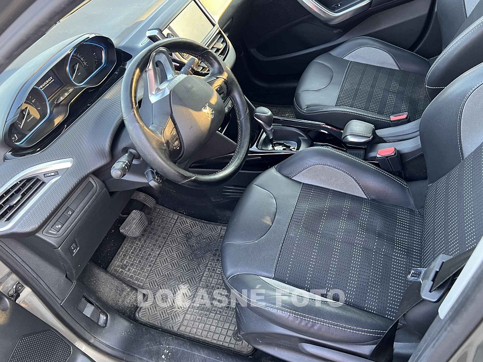 Peugeot 2008 1.2PT 