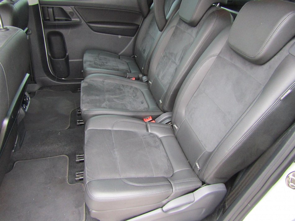 Volkswagen Sharan 2.0 TDi  4x4, 7míst