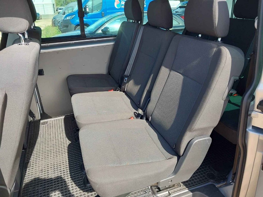 Volkswagen Transporter 2.0TDi  8míst