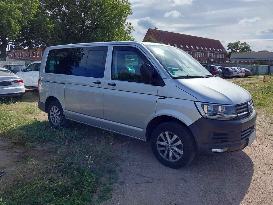 Volkswagen Transporter 2.0TDi  8míst