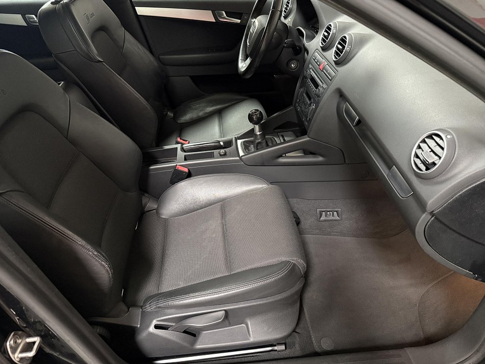 Audi A3 1.6 FSi S-line