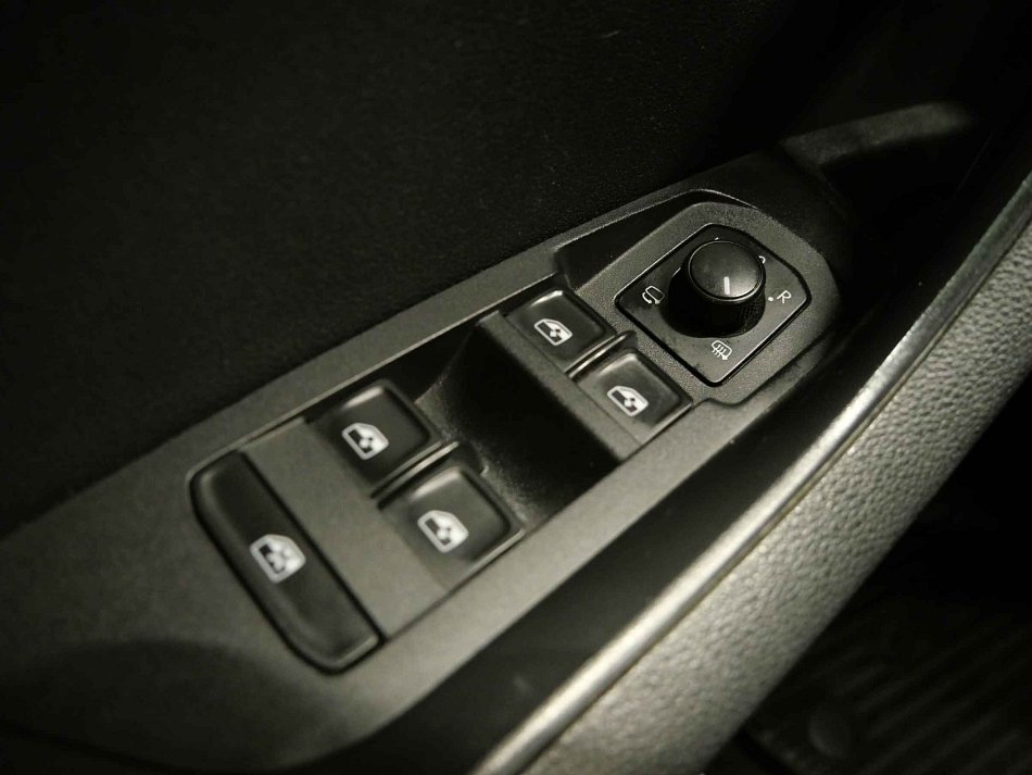 Škoda Karoq 1.6 TDi Ambition