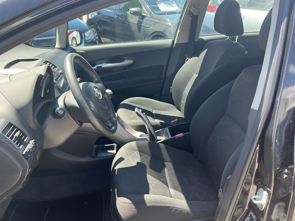 Toyota Auris 1.3 VVT- i 