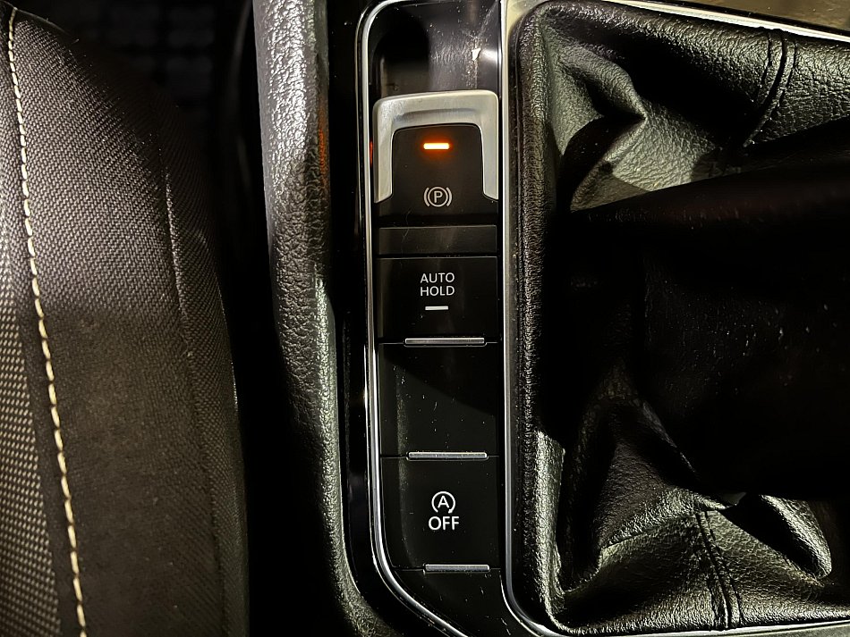 Volkswagen Golf 2.0 TDi 