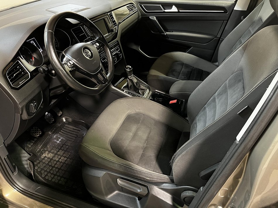 Volkswagen Golf 2.0 TDi 