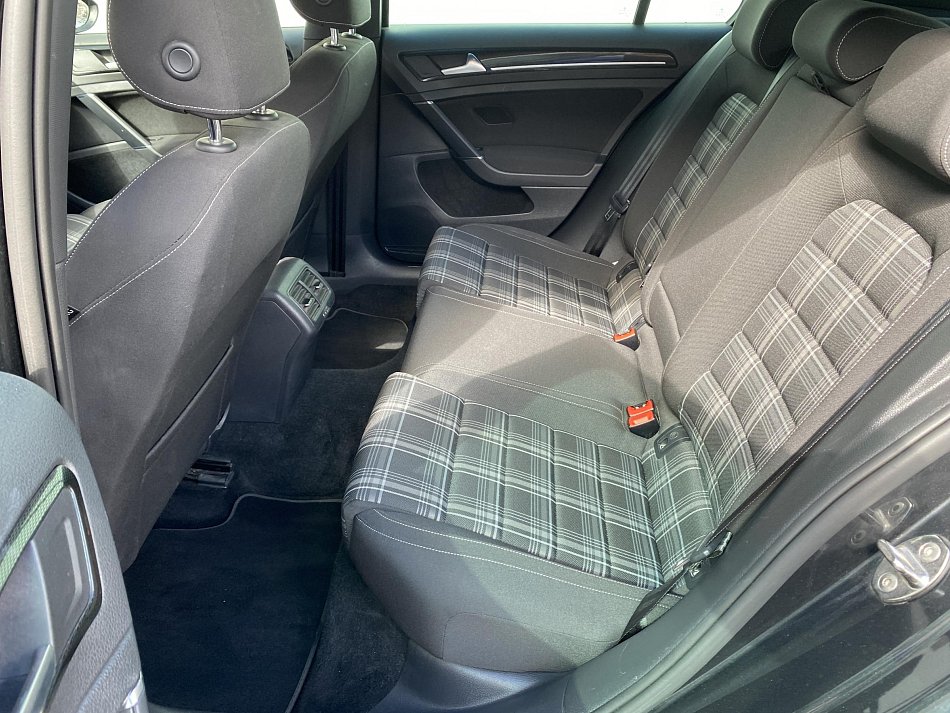 Volkswagen Golf 2.0 TDi GTD