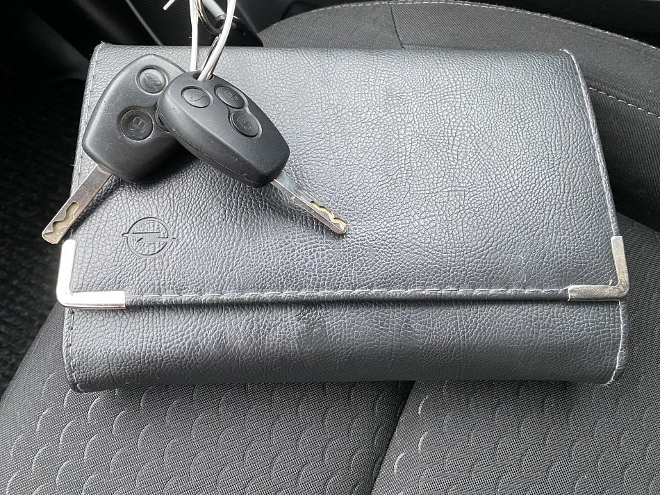 Opel Vivaro 1.6CDTi  L2 5míst